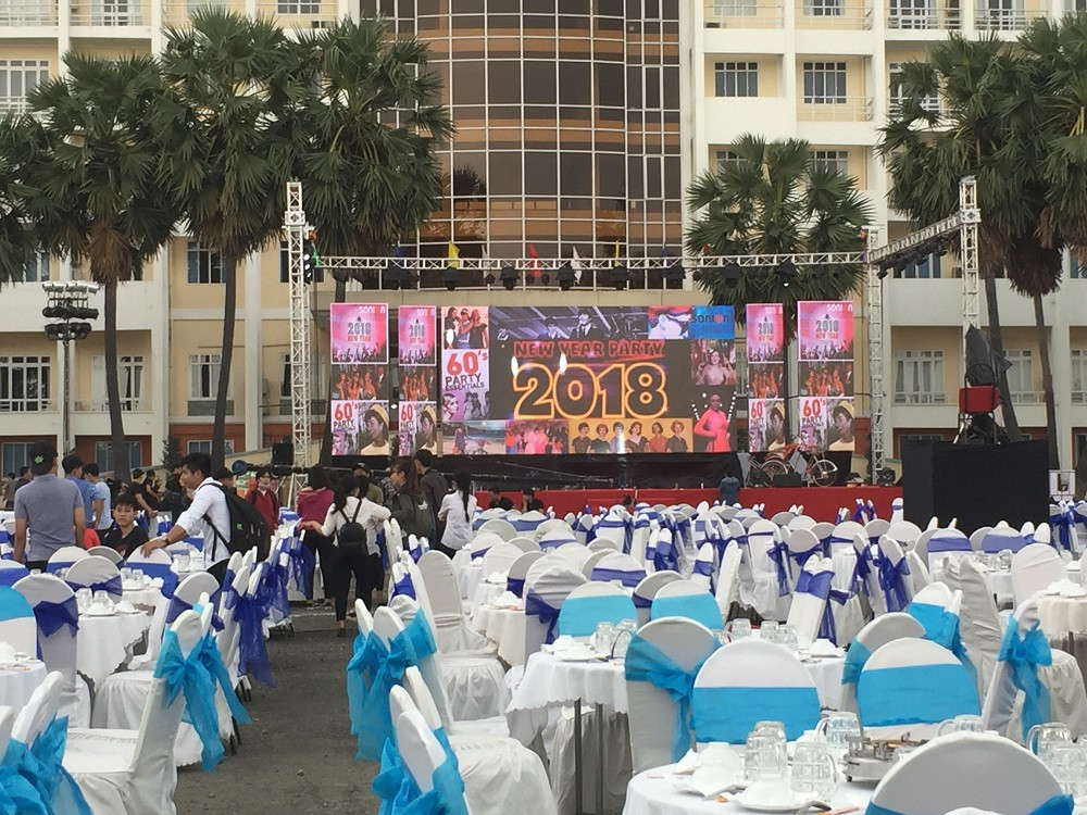 Màn hình Led Âu Lạc (Alta Media) lắp đặt màn hình Led sân khấu ngoài trời chương trình tất niên công ty Sonion tại Quận 9