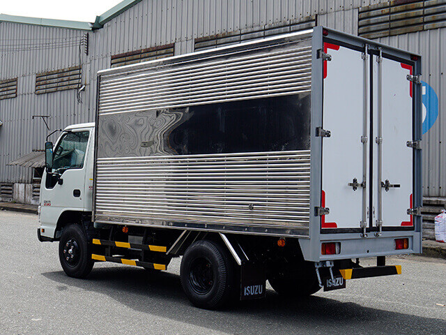 Giá xe tải Isuzu 1.4 tấn thùng kín(4)