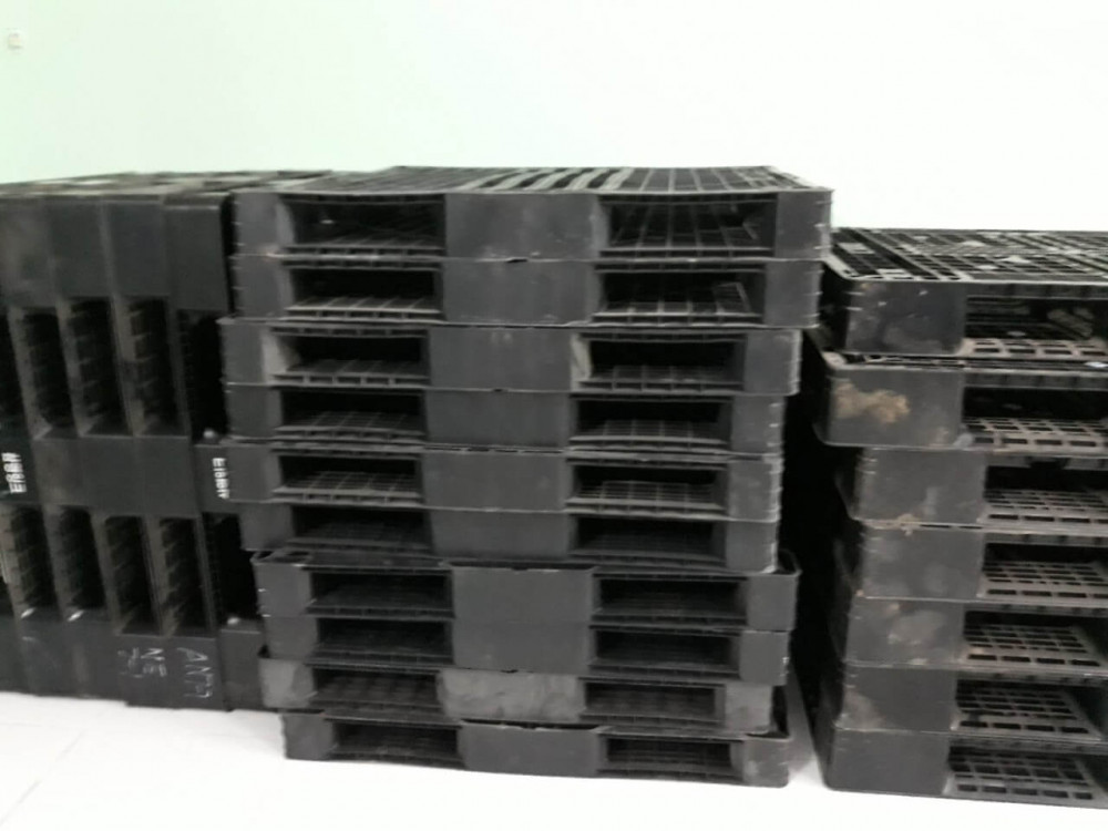 kích thước pallet nhựa cũ 1200x1000x120mm màu đen - 3