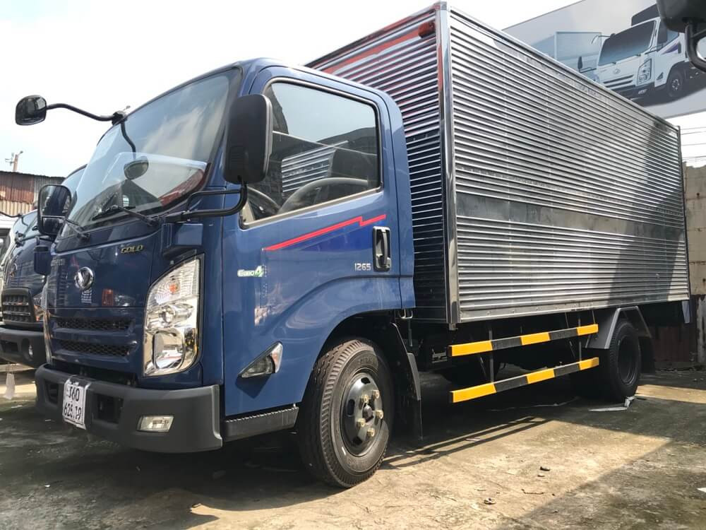 Ngoại thất xe tải 3.5 tấn Hyundai IZ65 thùng kín