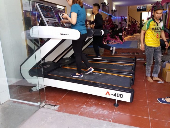 Giảm cân hiệu quả với máy chạy bộ đa năng