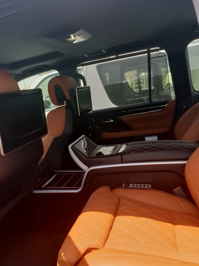 Tìm hiểu chi tiết xe Lexus LX570 MBS SuperSports 2018
