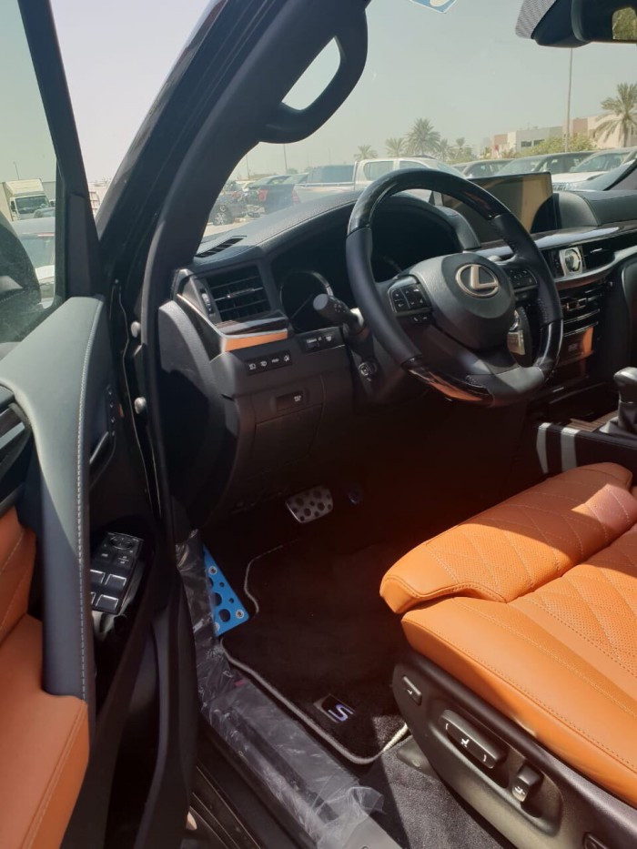 Tìm hiểu chi tiết xe Lexus LX570 MBS SuperSports 2018