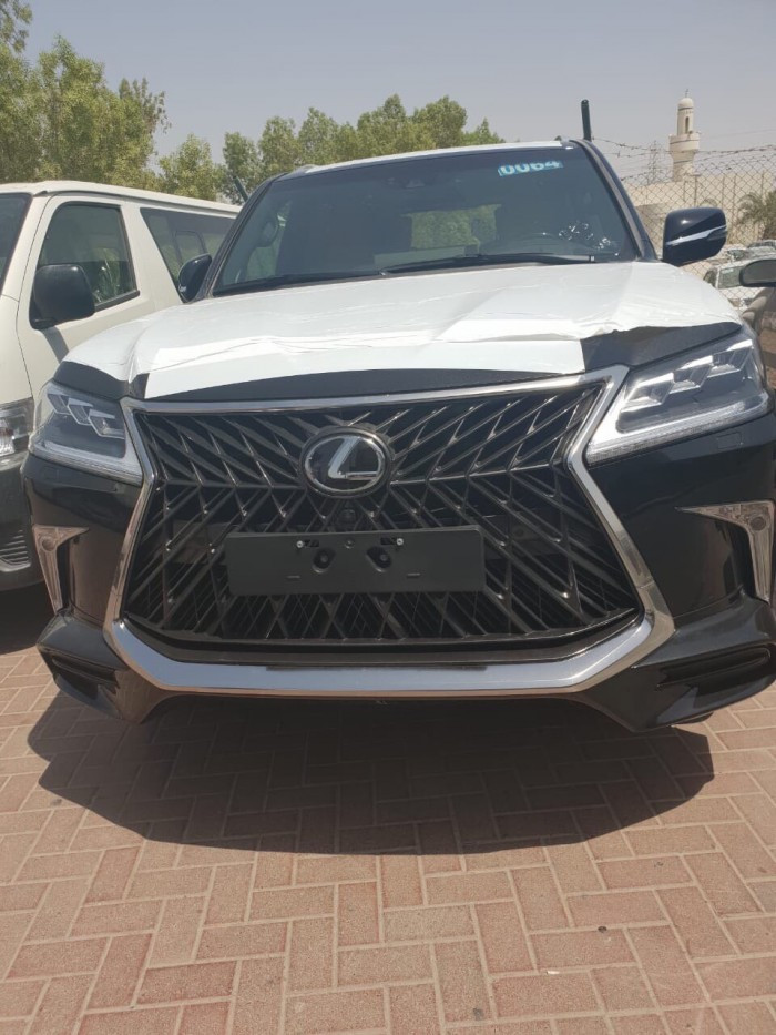 Mua xe Lexus LX570 MBS SuperSports 2018 ở đâu?