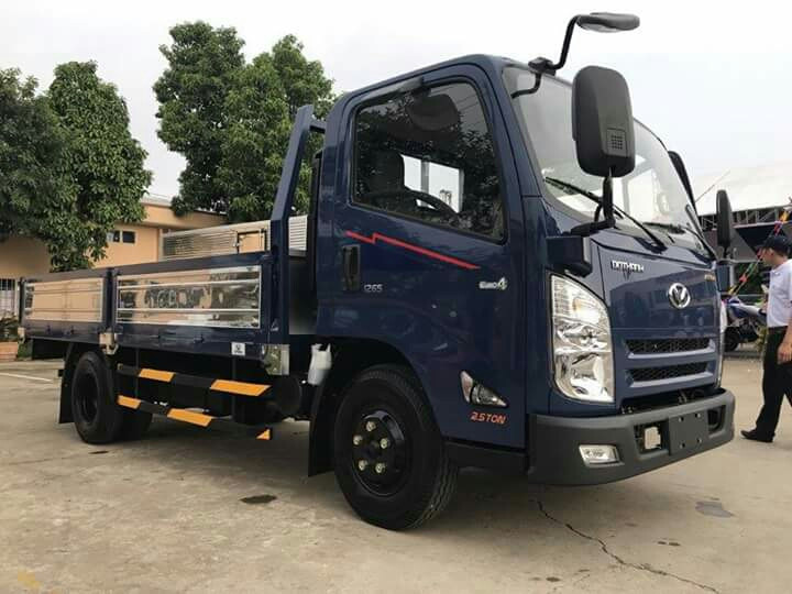 Giá xe tải 2.5 tấn Hyundai IZ65 thùng lửng