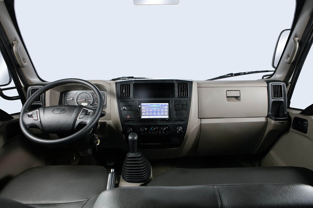 Trang bị nội thất xe tải 2.5 tấn Hyundai IZ65 thùng lửng