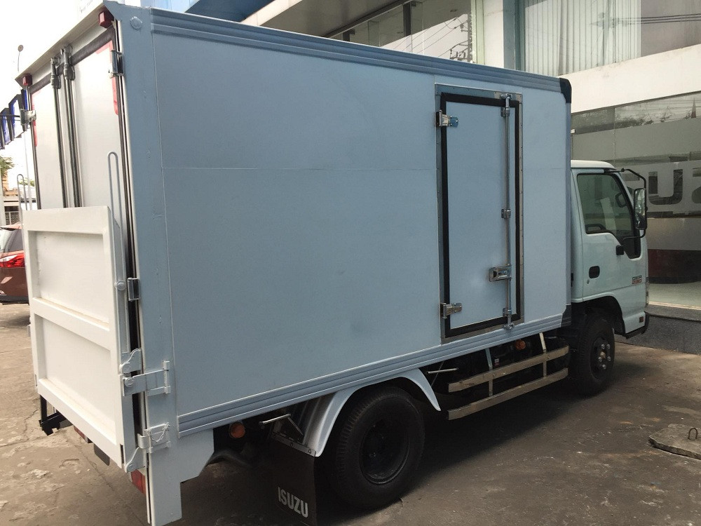Giá xe tải Isuzu 2.4 tấn thùng đông lạnh(1)