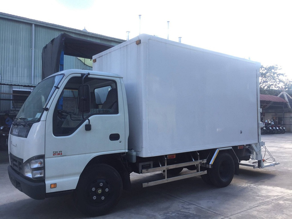 Giá xe tải Isuzu 2.4 tấn thùng đông lạnh(6)