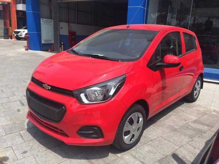 Giá xe Chevrolet Spark 2018 lăn bánh ra biển tại Hà Nội, TPHCM