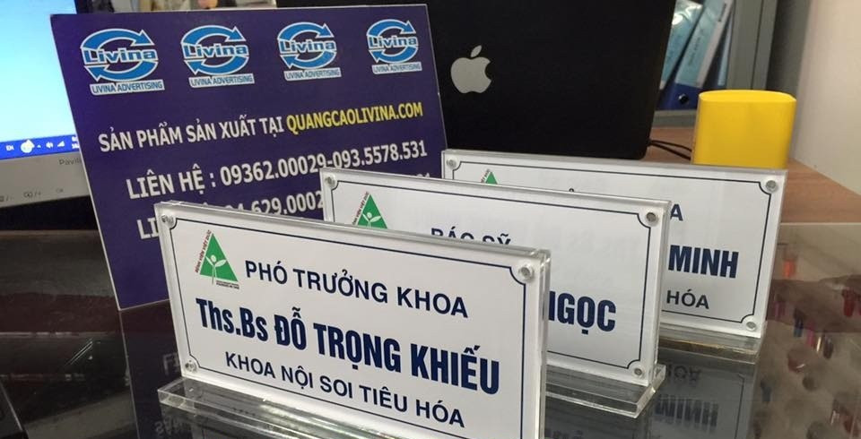 Kệ chức danh để bàn giá rẻ tiện lợi sang trọng  tại Quảng Cáo Livina(6)