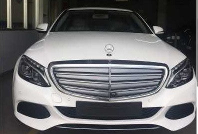 so sánh Mercedes C200 và C250 về giá bán, nội thất, ngoại thất, khả năng vận hành(1)