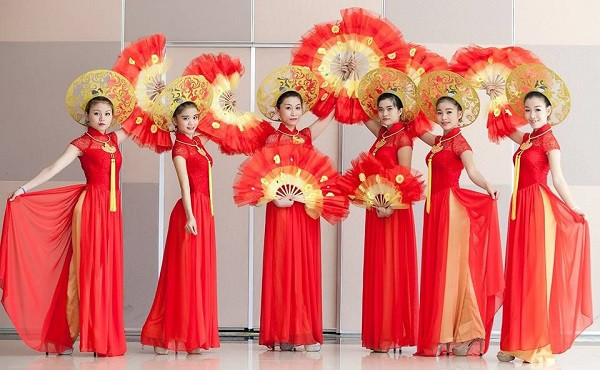 Trang phục múa đương đại nữ trắng đỏ - Trang phục biểu diễn Hoa Mai