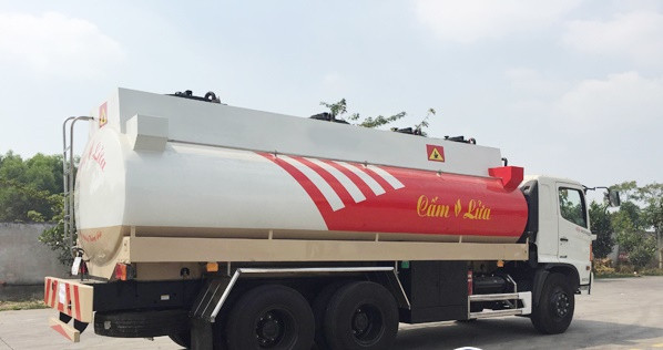 Đánh giá xe xitec chở xăng dầu 18m3 Hino(1)