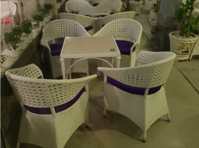 Chủ quán kinh doanh cần phải biết 4 nguyên tắc chọn mua bàn ghế cafe tốt nhất(1)