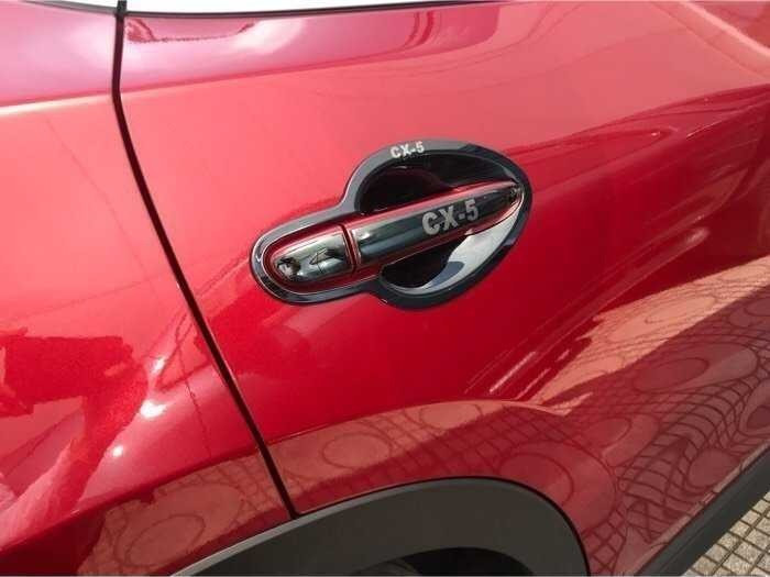 Ốp tay nắm, chén cửa Titan cho Mazda Cx5 2018