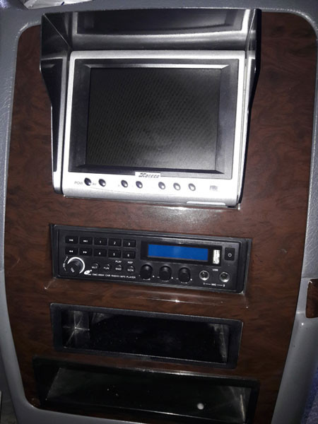 Màn hình LCD hiển thị camera sau