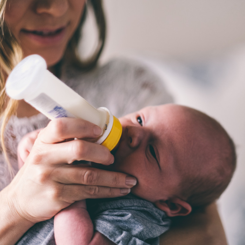 Nguyên nhân và cách khắc phục mẹ ít sữa sau sinh