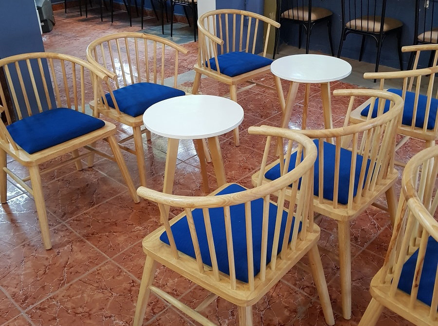 bàn ghế gỗ cho quán cafe