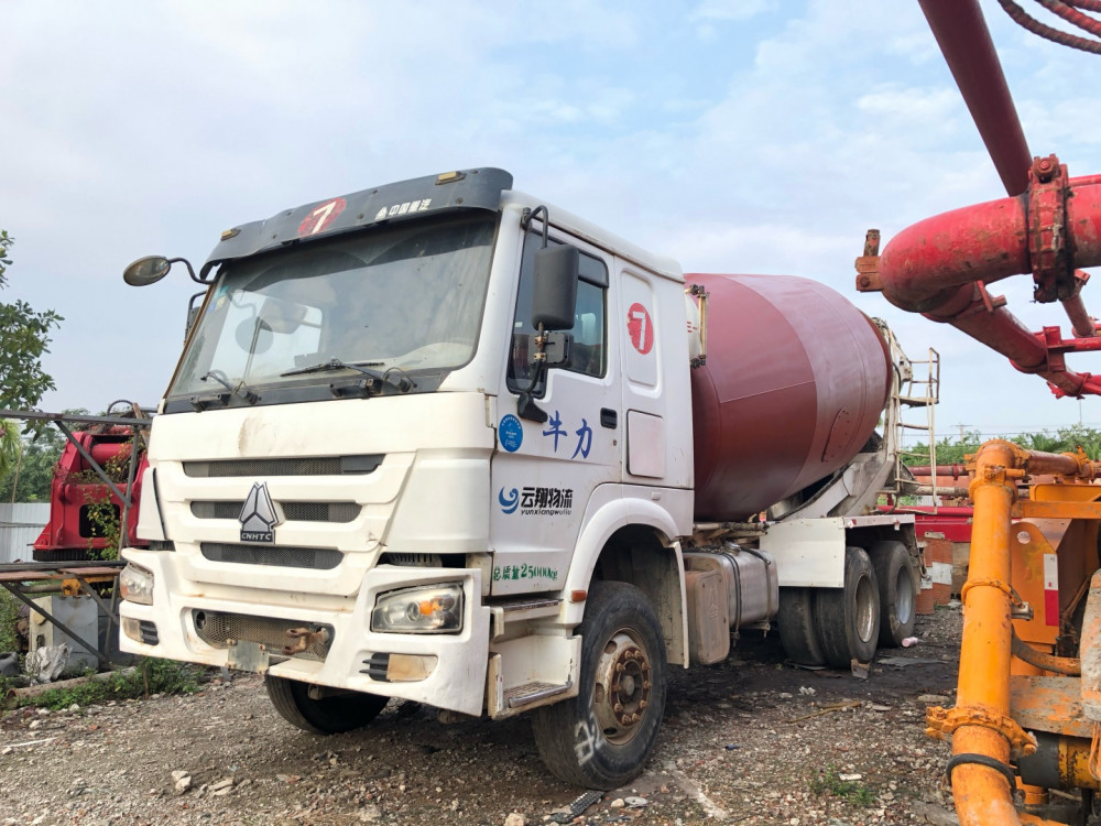 Ưu điểm khi mua xe trộn bê tông Howo cũ 