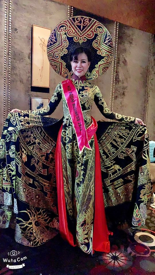 Nhụy hoa nghệ Tây Saffron Adaha độc quyền phân phối tại Châu Á Thái Bình Dương do Hoa hậu Áo Dài Doanh Nhân Thu Sương đưa về Việt Nam