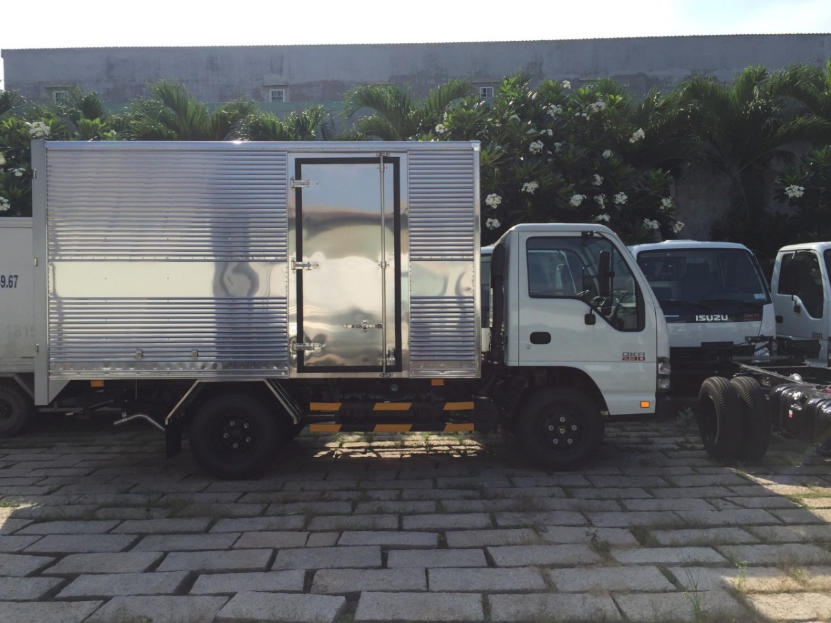 xe tải Isuzu 1T9 trả góp