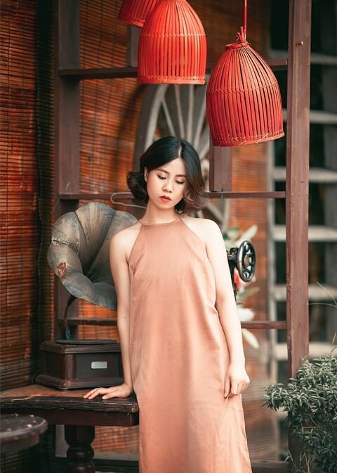 Đầm cổ yếm dáng dài