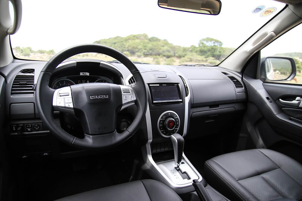 Đánh giá Isuzu MU-X - Êm ái, tiết kiệm, đáng mua 3