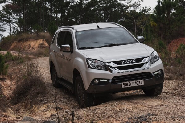 MU-X cho thấy khả năng Off-Road tương đối ấn tượng.