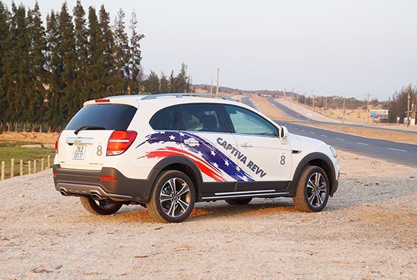Đánh giá Chevrolet Captiva Revv (4)