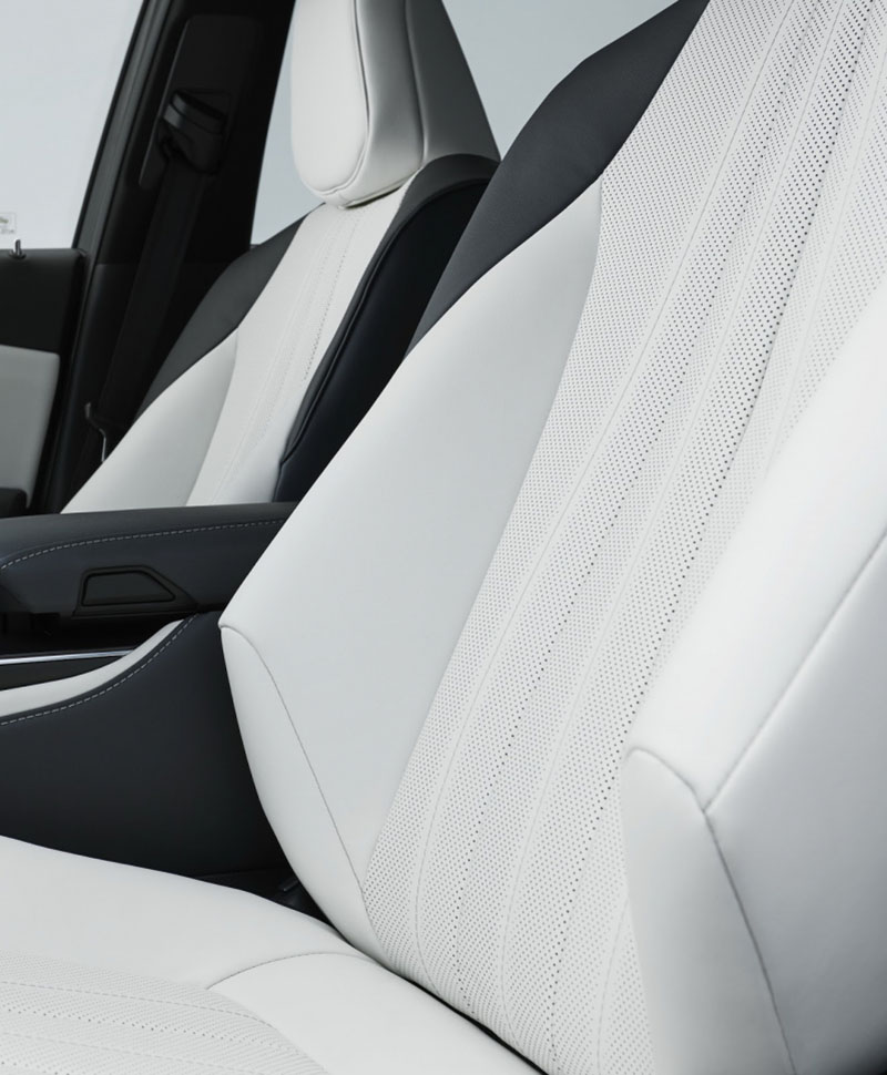 Toyota Crown - Mẫu sedan hạng sang lâu đời của Toyota(4)