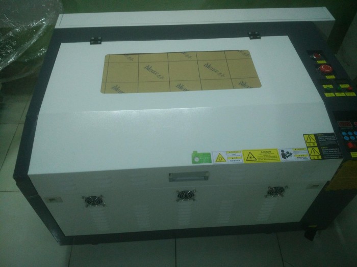 Máy cắt khắc Laser 6040 ứng dụng trong mọi ngành nghề