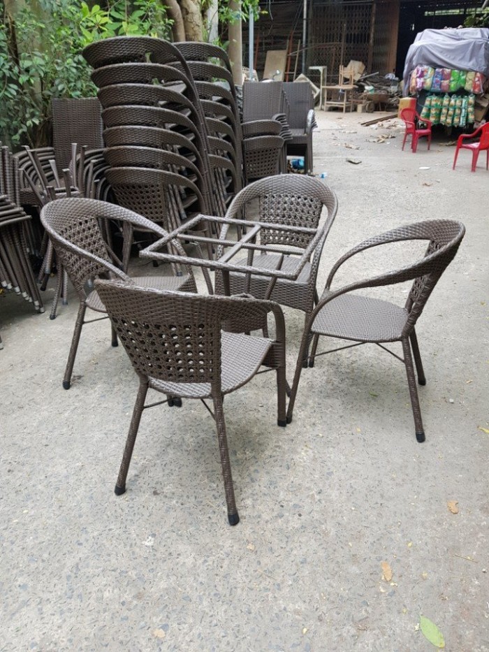 Cần lưu ý những gì trước khi chọn bàn ghế cafe ngoài trời?