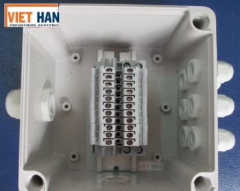 Cấp độ bảo vệ IP 67 là gì và chỉ số IK của hộp điện nhựa chống thấm nước là gì?