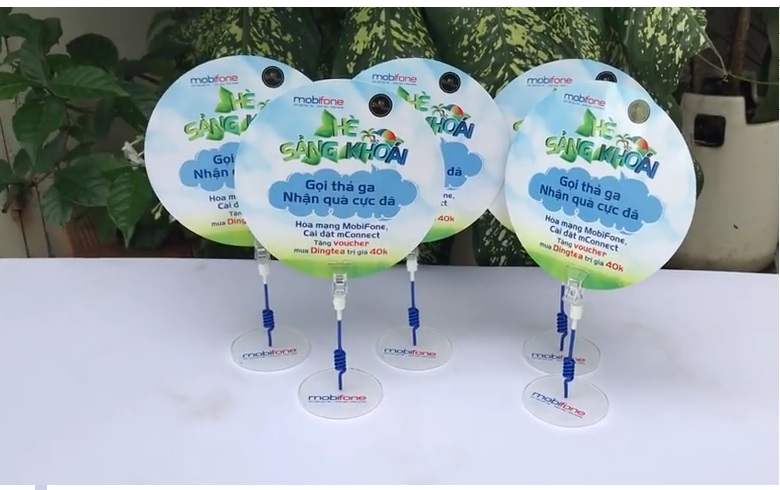 Wobbler để bàn Mobifone(14)
