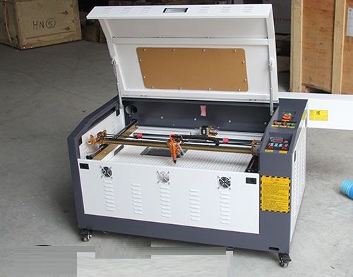 Tại sao nên sử dụng máy Laser để khắc ly cốc thủy tinh, pha lê ?