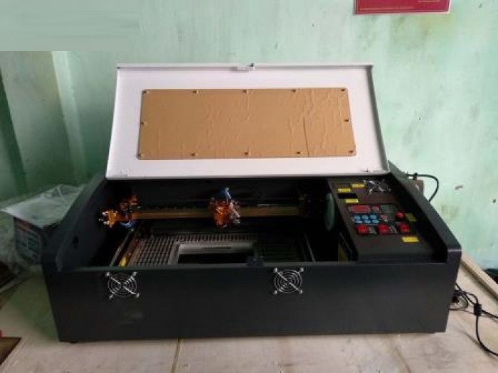 Giới thiệu máy khắc cắt mica bằng tia laser