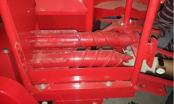 Máy thu hoạch ngô mini giá rẻ